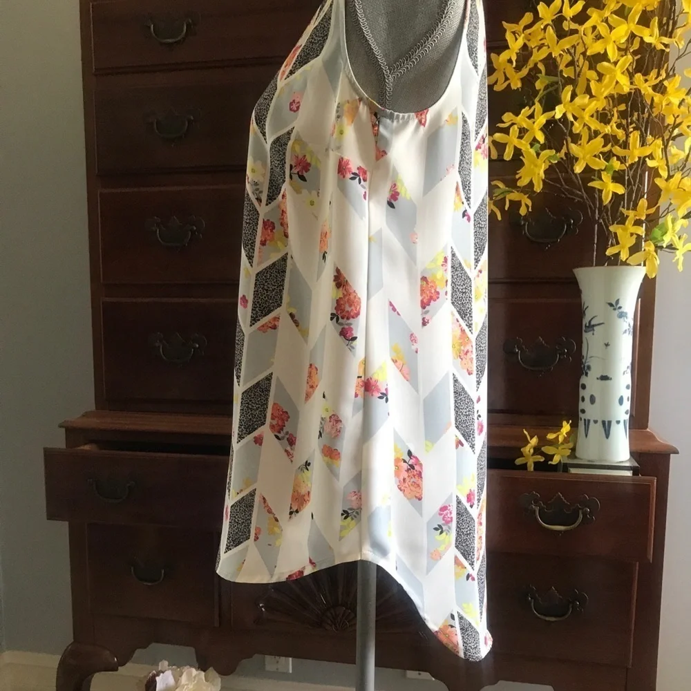 CAbi Grosgrain Floral Geometric Sleeveless Size S - Picture 8 of 11